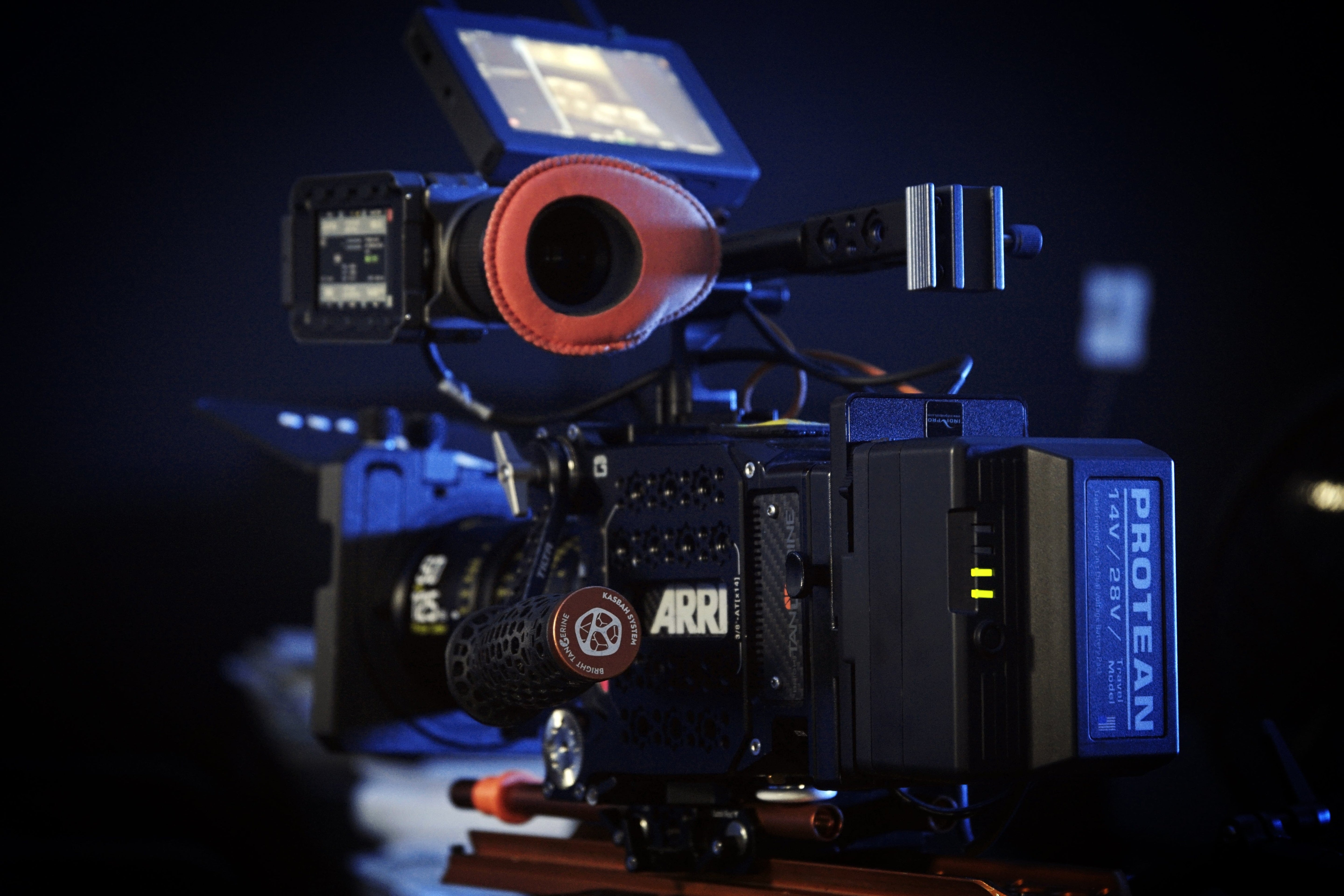 The Protean 3 from 1 Switchable 150Wh Lithium Ion Battery Indipro