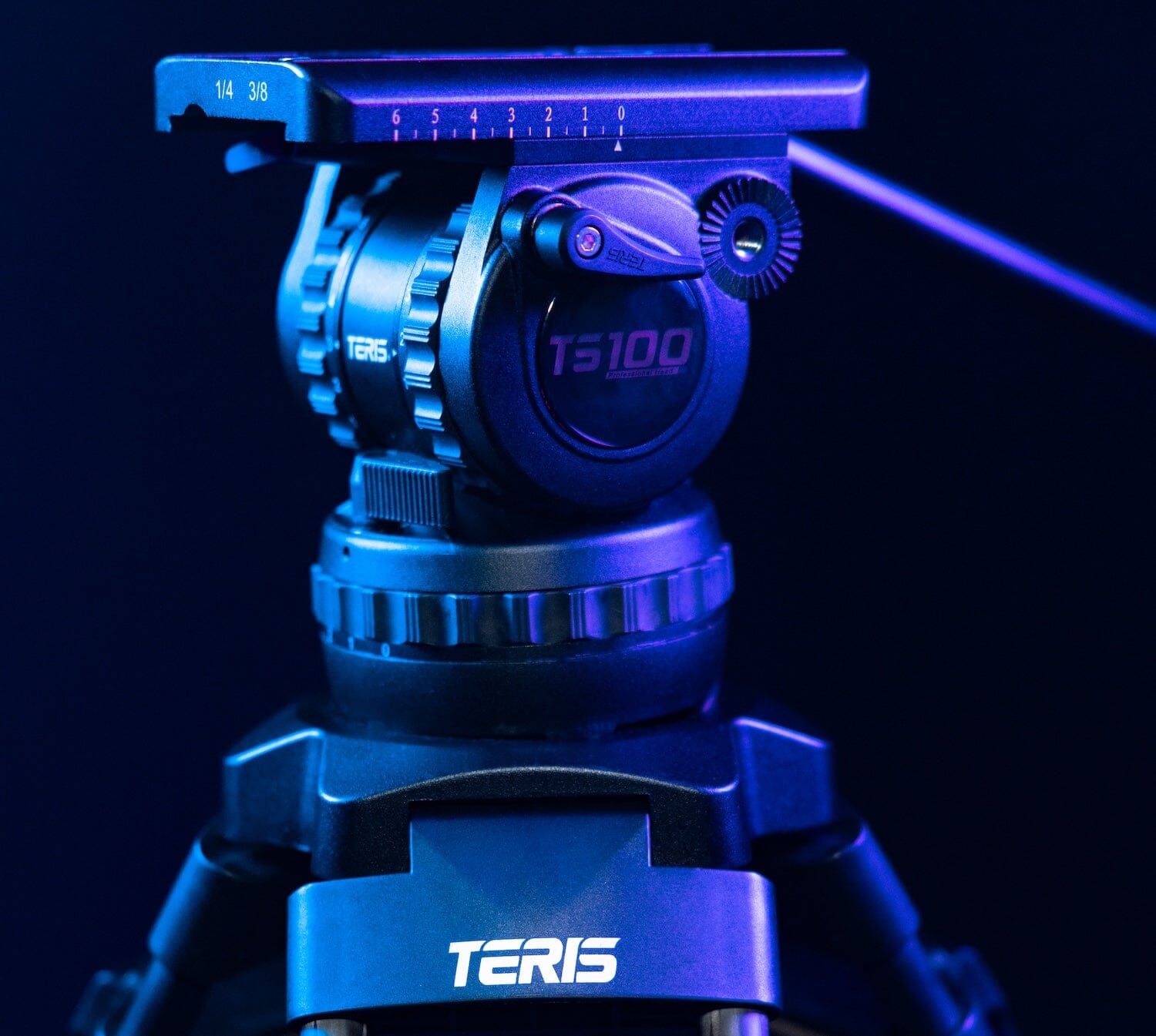Teris TS100CF-Q Fluid Head & Tripod Kit (Carbon Fiber) Fluid Head & Tripod Kit Indipro 